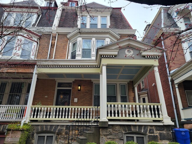 Foto del edificio - 4426 Pine St
