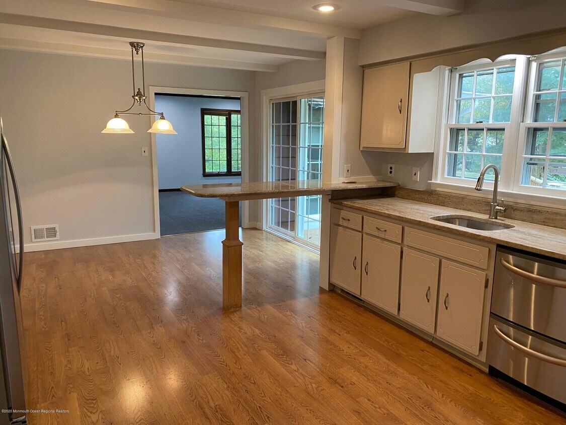 Foto principal - 14 Lambert Johnson Dr