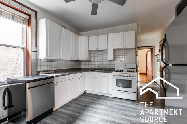 Foto del edificio - 2042 W Armitage Ave
