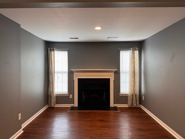 Foto del edificio - 7837 Heaton Way