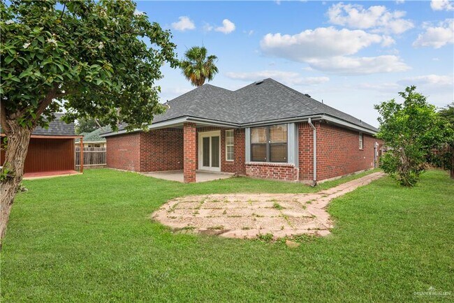 Building Photo - 24 Flamingo Ave