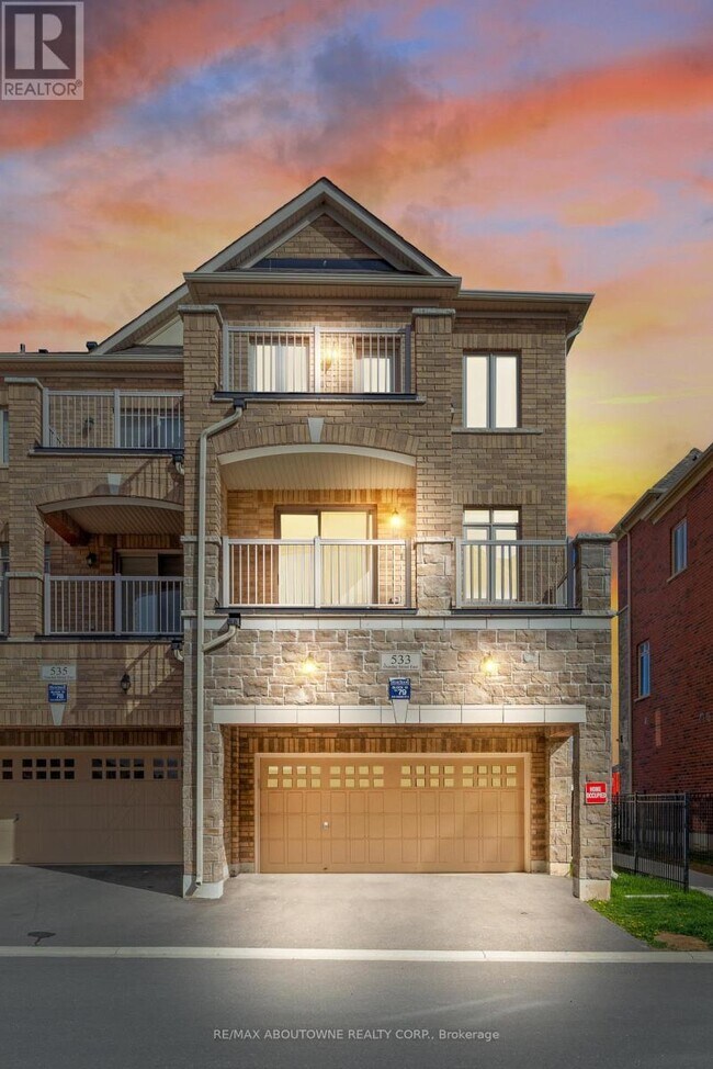 Building Photo - 533 Dundas St E