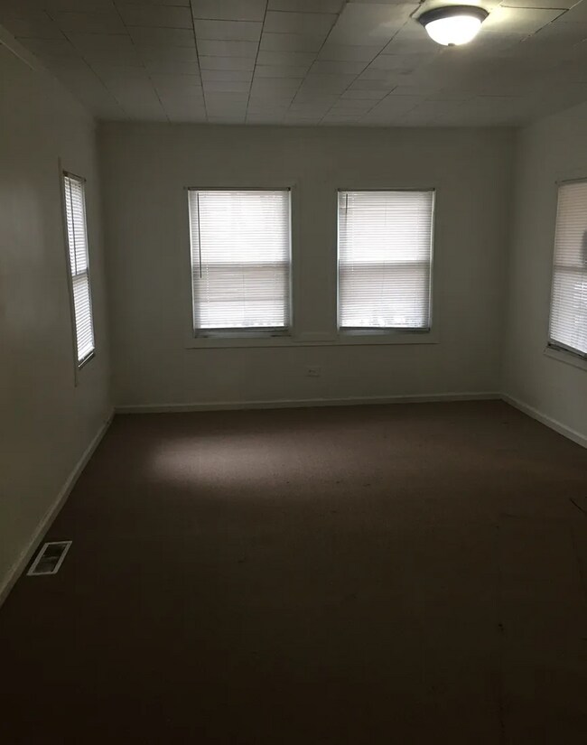 Foto del edificio - 7944 S Dobson Ave