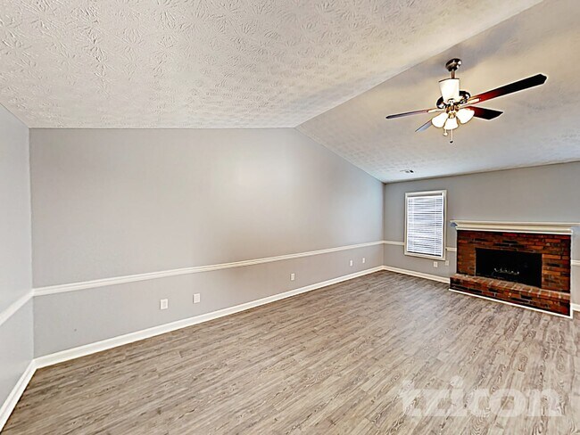 Building Photo - 105 Dailey's Plantation Dr