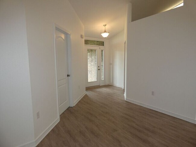 Building Photo - 1712 Bay Pine Cir