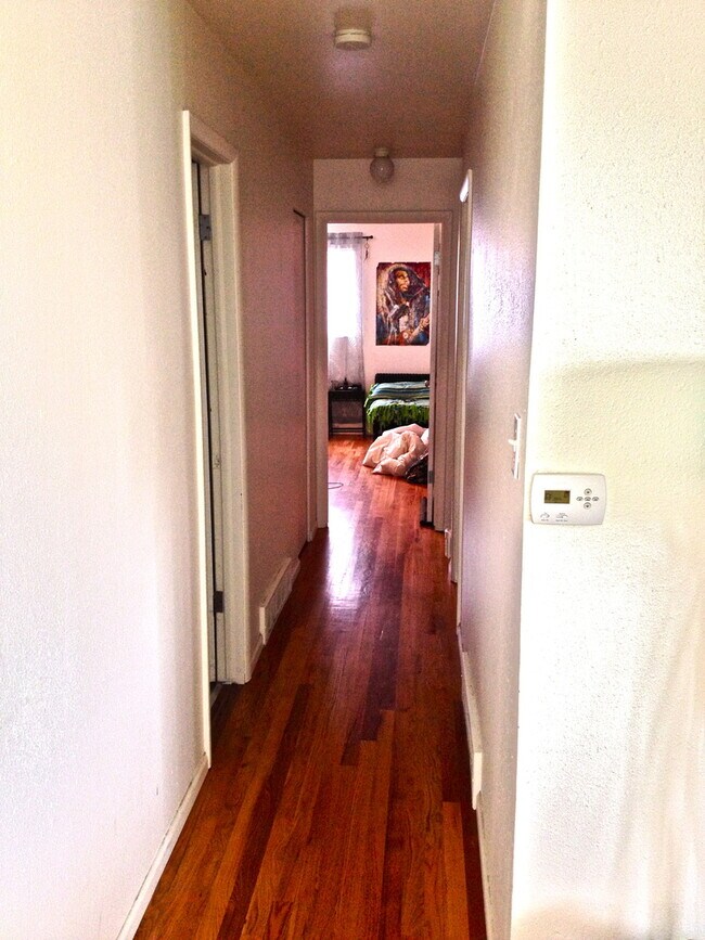 Foto del edificio - PRE-LEASE! 6 Bed 3 Bath House.