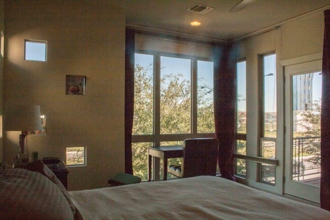 Foto del edificio - 4016 Berkman Dr