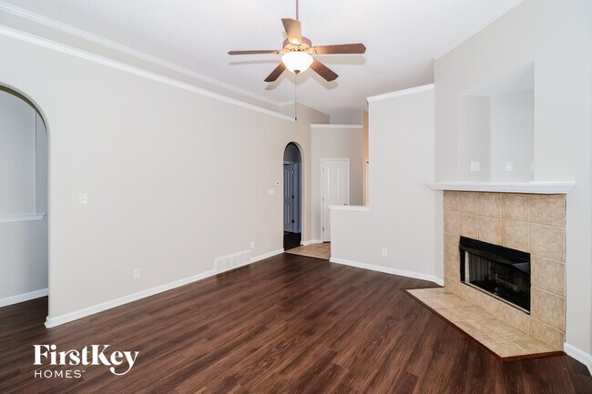 Building Photo - 6870 Manslick Rd