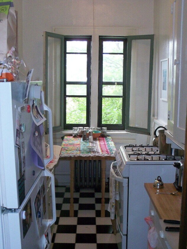 Cocina - 2507 Nicollet Ave