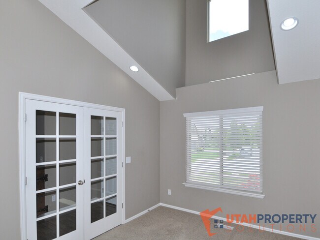 Building Photo - 6332 Spray Lake Dr