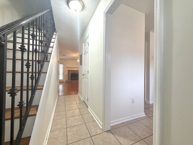 Photo - 111 S Ross St Townhome