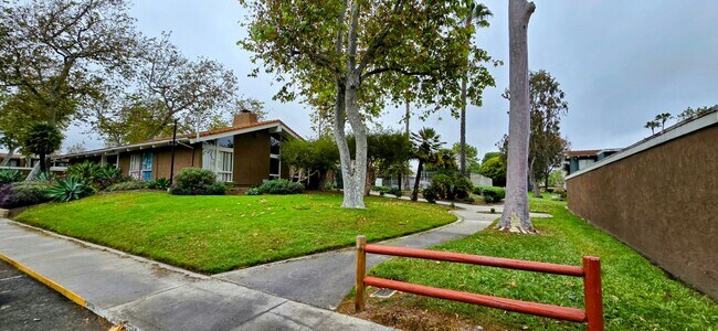 Foto del edificio - 1300 Saratoga Ave
