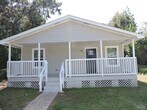 Primary Photo - 413 E Avery St