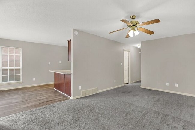 Building Photo - 1666 Joy Cir