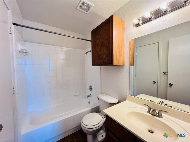 Building Photo - 1621 Inca Dr