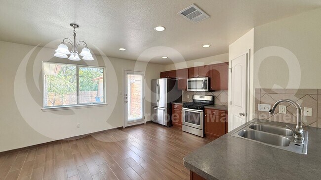 Foto del edificio - 6504 Bay City Bend