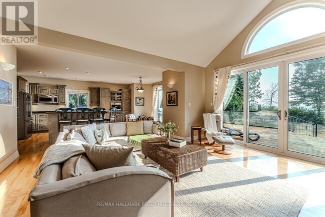 Photo du bâtiment - 1338 Spyglass Point Rd