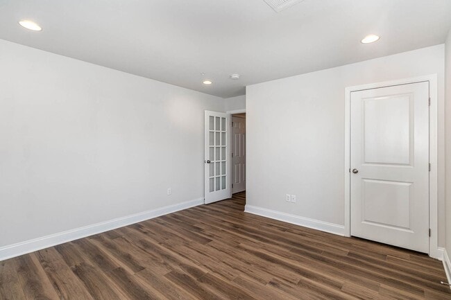 Building Photo - BRAND NEW 2 Car Garage 3 Bedroom Plus Den,...