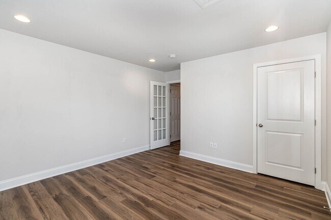 Foto del edificio - BRAND NEW 2 Car Garage 3 Bedroom Plus Den,...