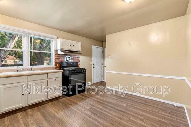 Foto del edificio - 1364 Farmview Ave