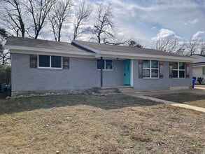 Building Photo - 3408 Wingate Dr