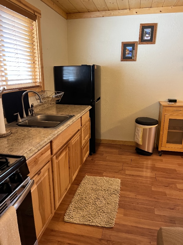 Building Photo - 4005 Cedar Ave