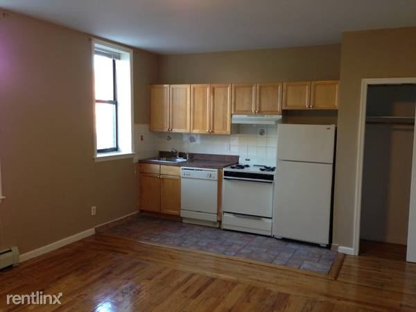 Building Photo - 3525 Steinway St