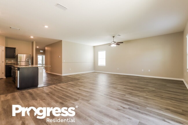 Building Photo - 3913 Spruce Creek Dr