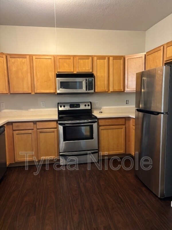 Foto del edificio - 28825 Cullen Dr