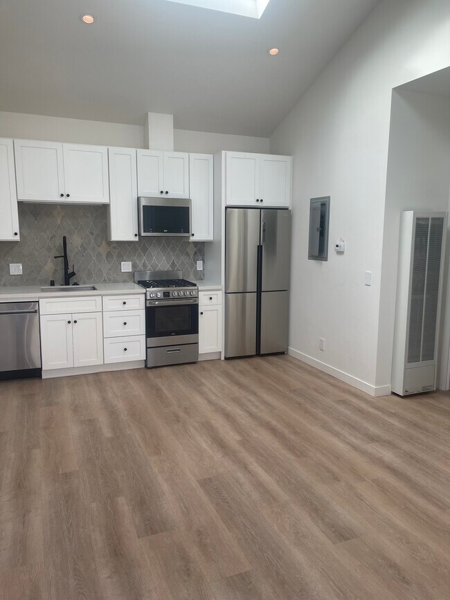 Building Photo - 747 Vasques Dr