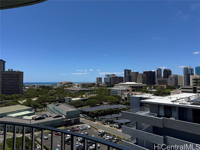 Building Photo - 710 Lunalilo St