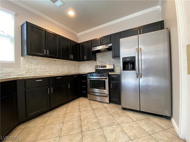 Foto del edificio - 9293 Adamshurst Ave