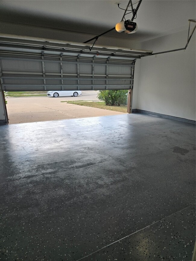 Building Photo - 23610 Ortensia St