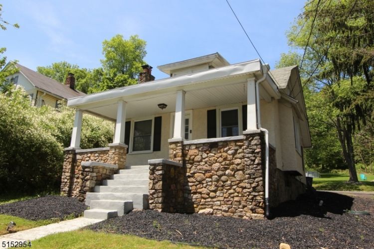 Primary Photo - 143 Millbrook Ave