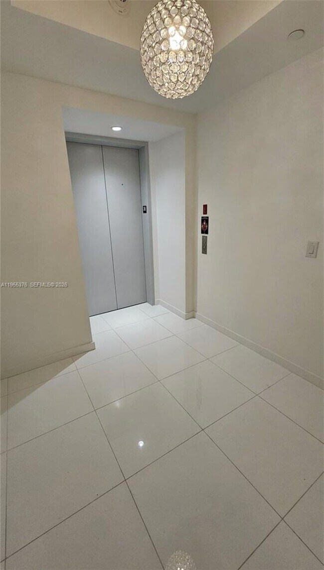 Foto del edificio - 851 NE 1st Ave