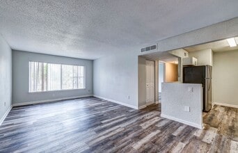 Interior Photo - Everest Gardens