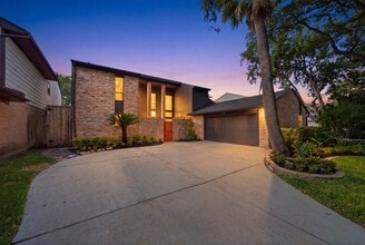 Building Photo - 10319 Meadow Lake Ln