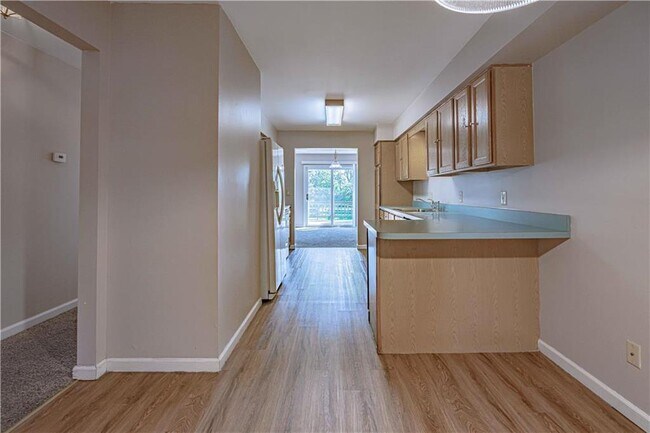 Building Photo - 7775 Cross Creek Circle