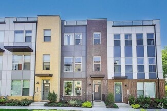 Building Photo - 5004 Oakmoore Dr