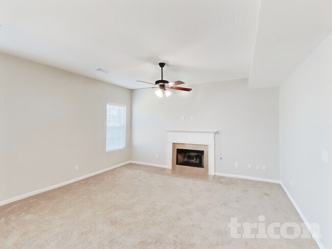 Foto del edificio - 1024 Daniel Ln