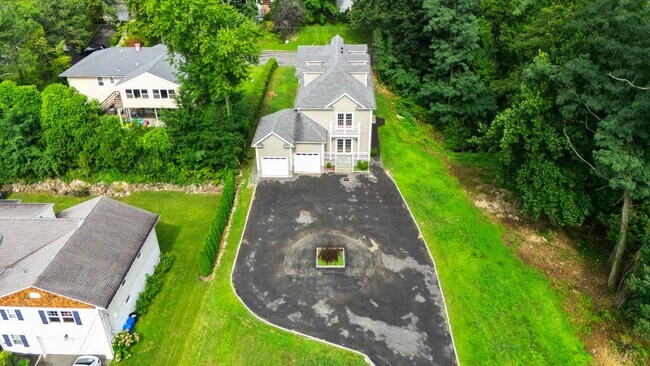 Foto del edificio - 1 Kewanee Rd