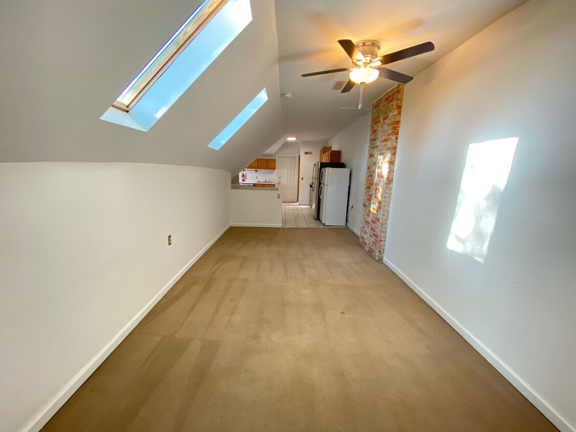 160 W 9th Ave Unit 160 B, Columbus, OH 43201 - Room for Rent in ...