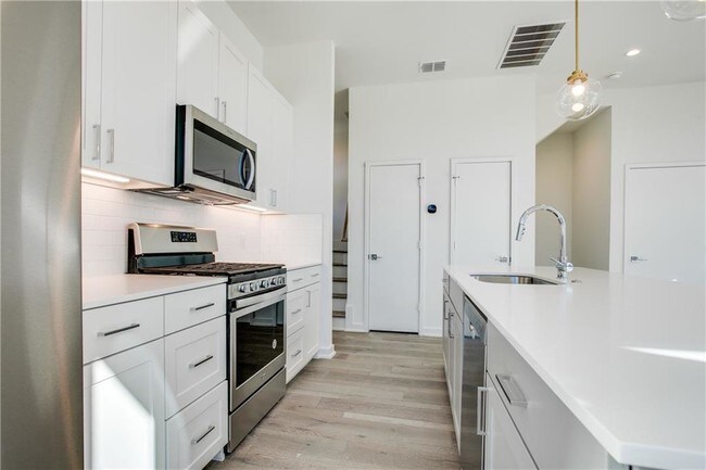 Foto del edificio - 2528 N Fitzhugh Ave