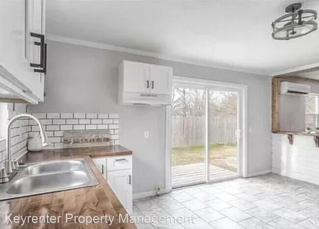 Foto del edificio - 2 br, 1 bath House - 4517 S Waco Ave