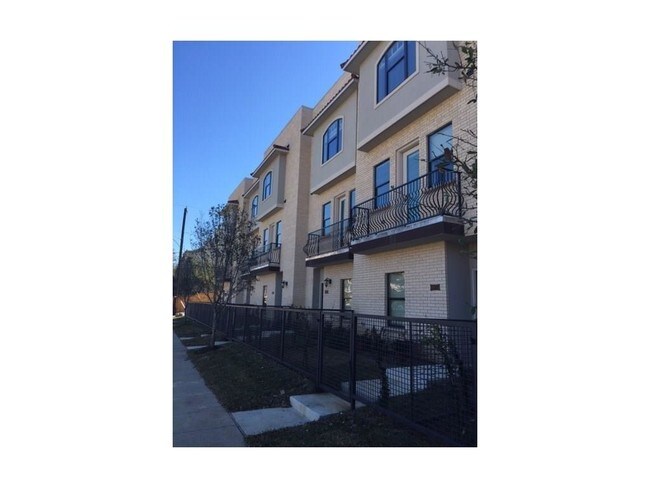 Building Photo - 3134 Ross Ave