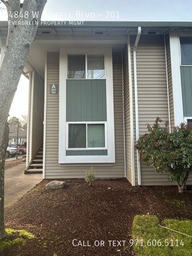 Foto del edificio - 4848 W Powell Blvd