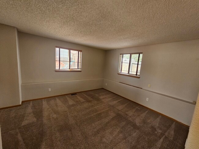 Building Photo - 4638 Bittercreek Dr