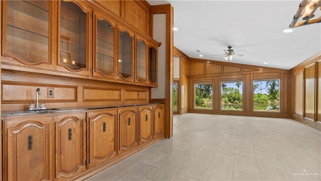Building Photo - 29 Rio Grande Dr