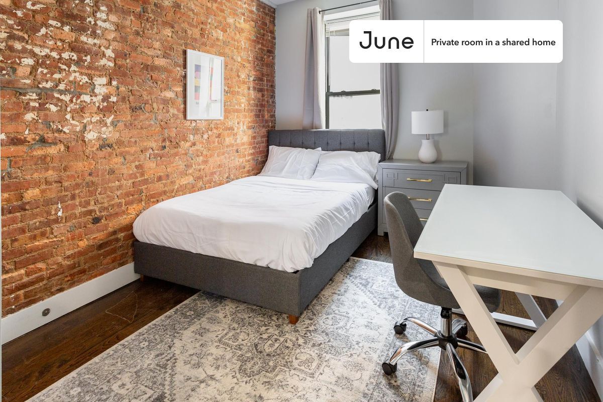 Foto principal - Room in Shared 4 bed/2 bath home