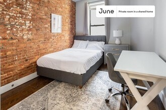 Building Photo - Room in Shared 4 bed/2 bath home in Bushwick